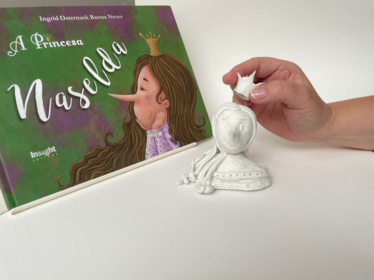 Das Buch „A Princesa Naselda“ erhält eine Audioversion mit Audiodeskription