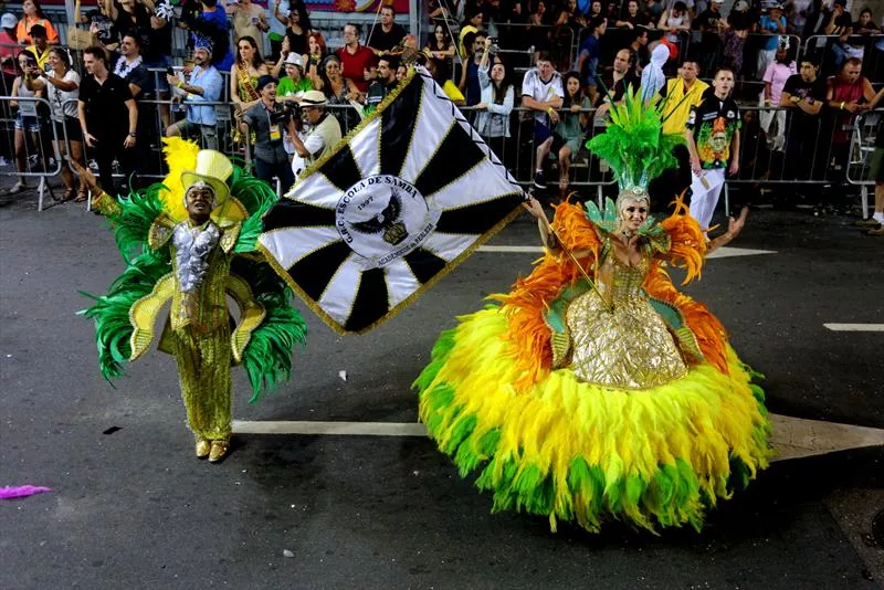 desfile-das-escolas-de-samba-Curitiba-2023