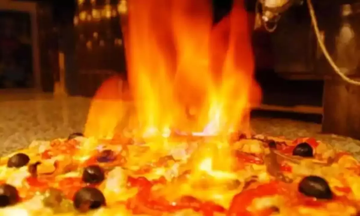 pizza flambelada incêndio