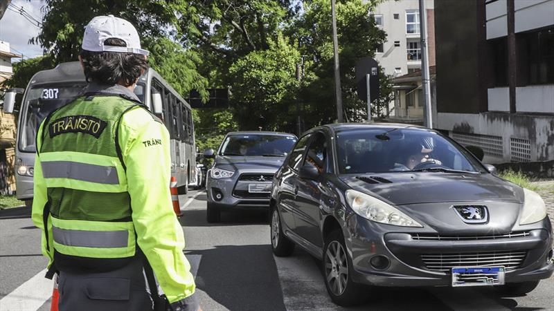 rua-curitiba-bloqueada