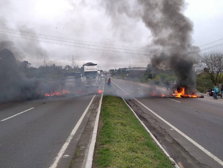 transito-rodovia-do-xisto