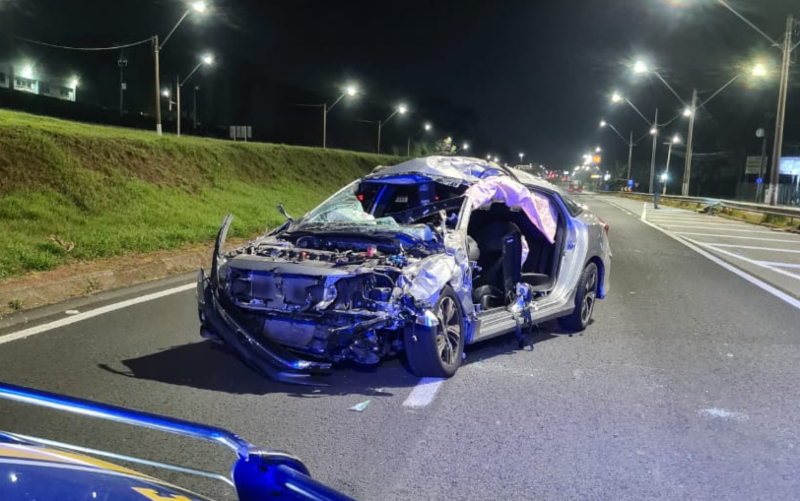 Motorista Perde Controle Da Direção E Capota Carro Na Br 277