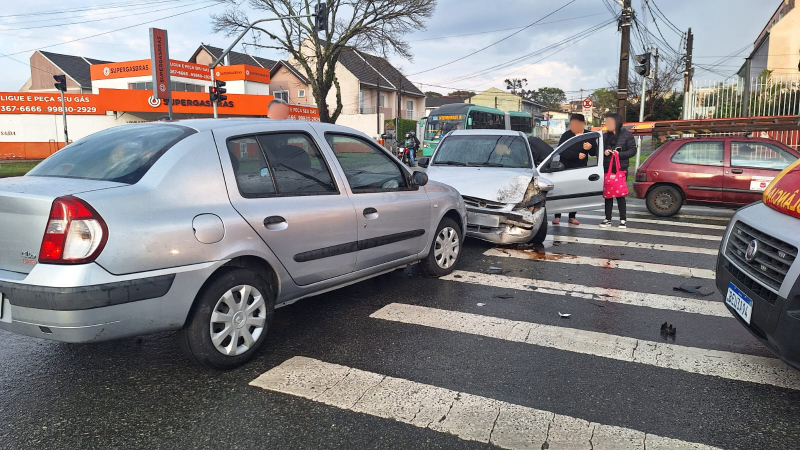 acidente-carros-bairro-alto