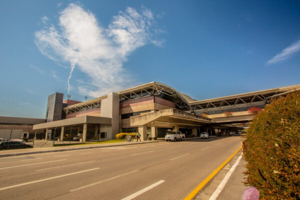 aeroporto-curitiba-passageiros