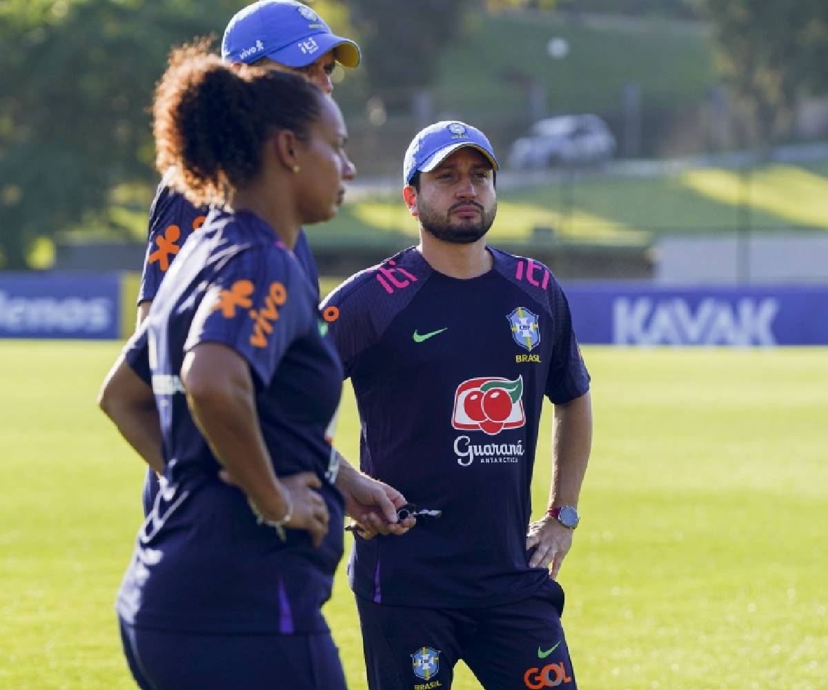 arthur-elias-amistosos-selecao-feminina