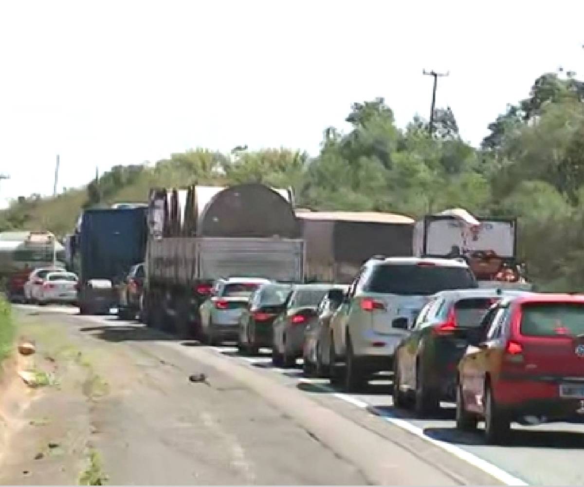 transito-br-277-congestionamento-19-setembro