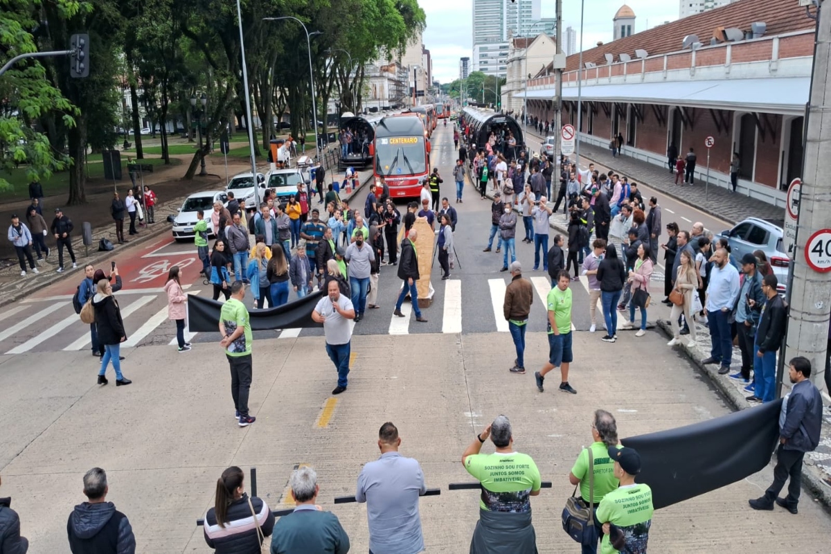 Protesto-canaleta-Curitiba