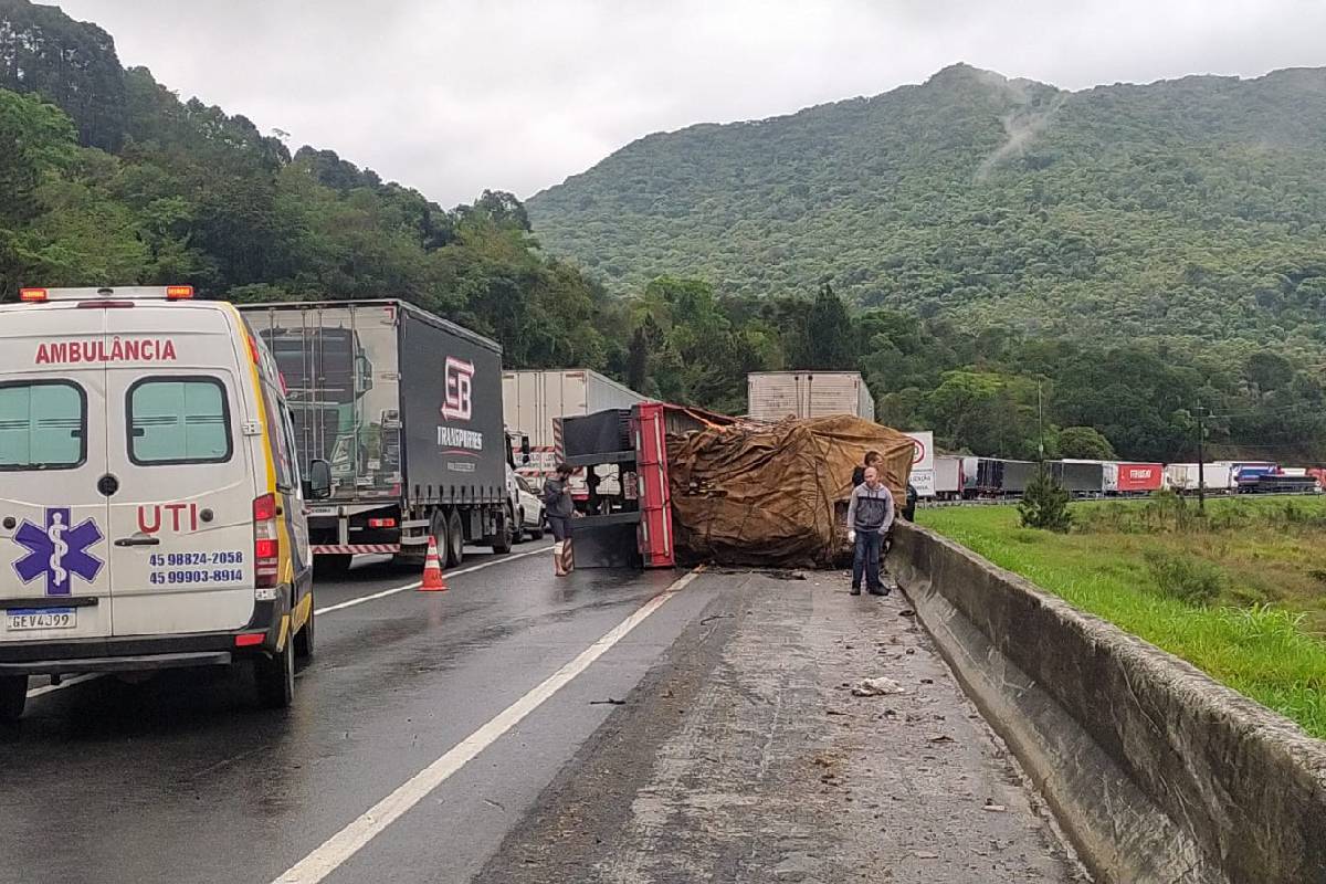 transito-br-116-bloqueio-5-outubro