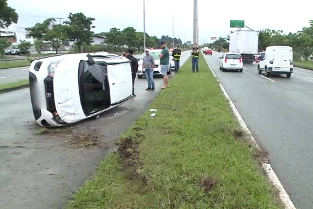 acidente-linha-verde-canaleta