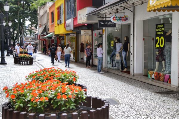 horario-comercio-curitiba