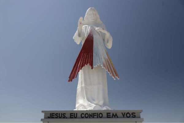 imagem-jesus-misericordioso-inaugurada-umbara