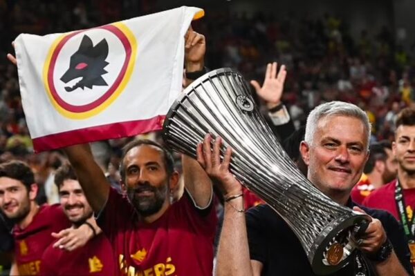 Roma-demite-Mourinho