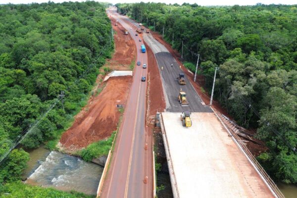 transito-rodovia-das-cataratas-obras
