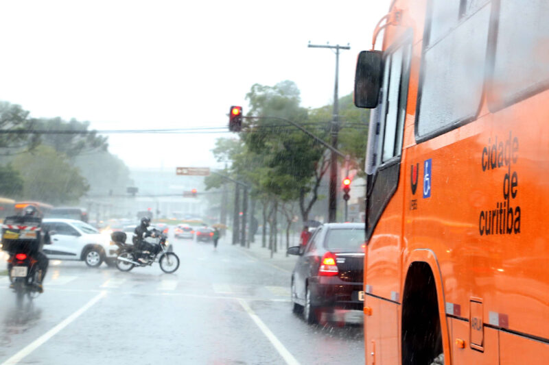 frente-fria-no-parana-chuva