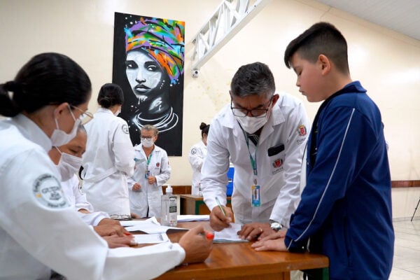 vacinação escolas paraná prorrogada