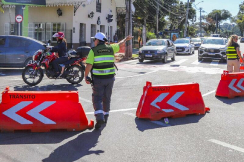 rua-bloqueada-curitiba-hoje-obras