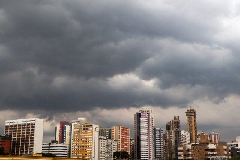 tempo-em-curitiba-chuva