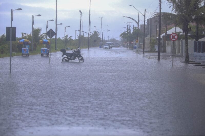 alerta-chuvas-intensas-parana-100-cidades